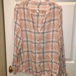 Cute button up shirt!